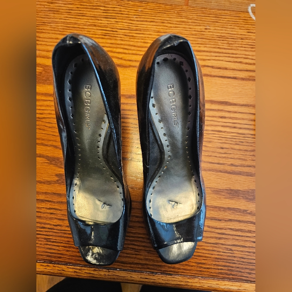 BCBGirls Open toe black pump casual size 10B